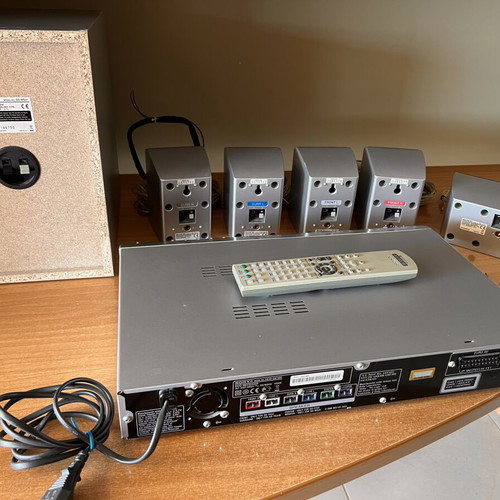 Sony DAV-DZ100 Home Cinema 5.1 System 720W RMS