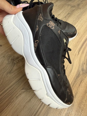 Guess women's elegant black sneakers size 40 like new