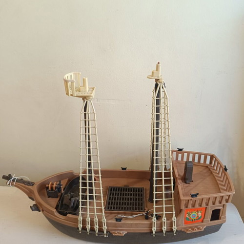 Playmobil vintage pirate ship toy