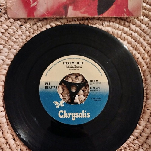 Pat Benatar 45rpm record like new, rock