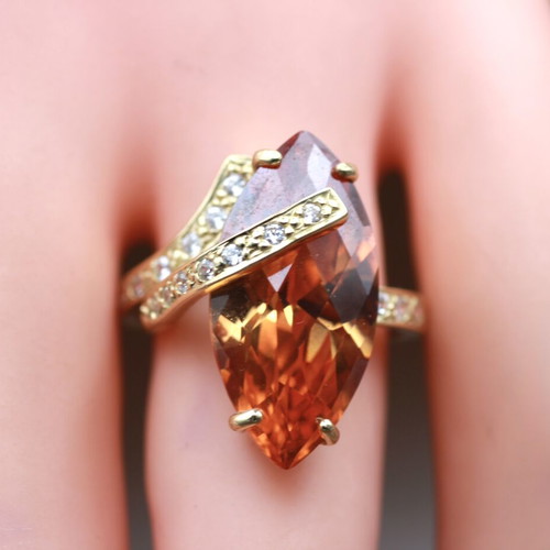 Gold ring 14 carat with imperial topaz used