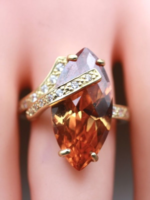 Gold ring 14 carat with imperial topaz used