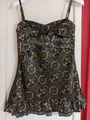 Attrattivo Y2K Asymmetric Floral Paisley Top Small like new