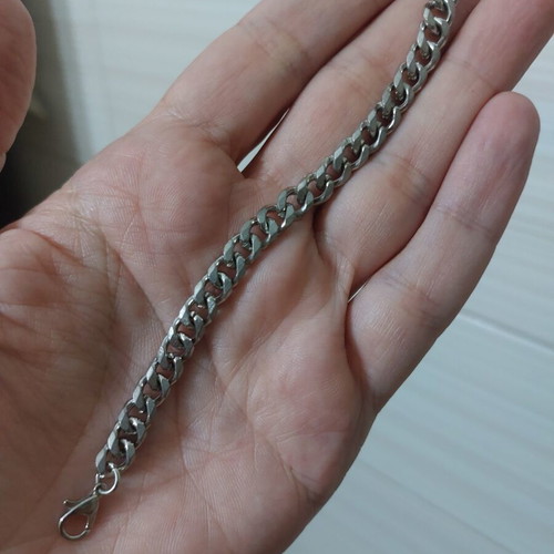 Men's iron chain bracelet like new, silver color