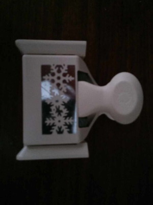 Martha Stewart snowflake border punch used