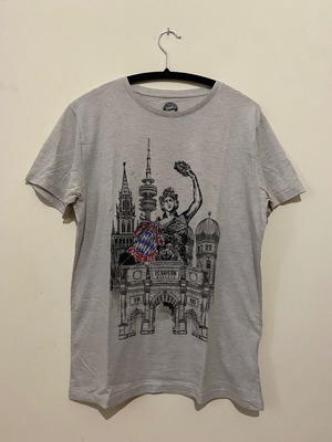 FCB Bayern München Bavaria T-shirt Large like new, gray