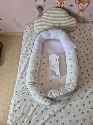 Doomoo baby nest like new in excellent condition
