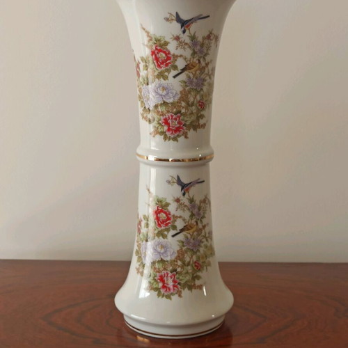 Masse porcelain vase Bavaria like new, handmade with painted decorations