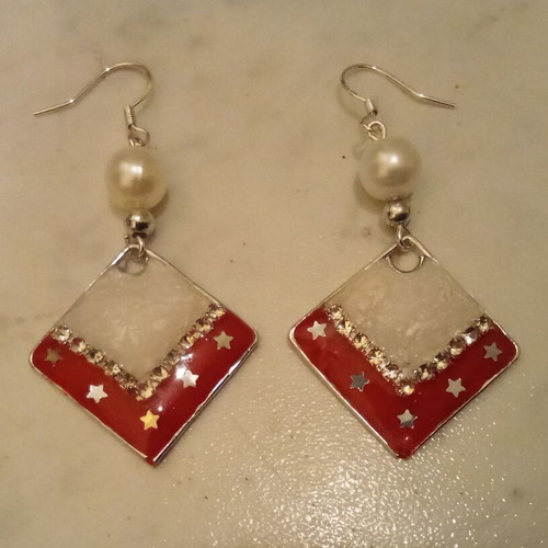 Handmade rhombus earrings white satin and red new