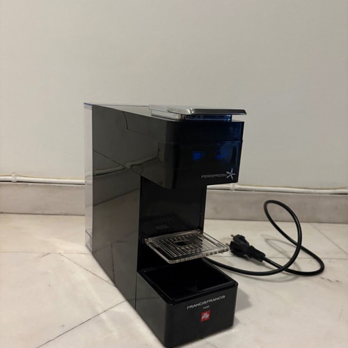Illy Iperespresso coffee maker used with capsules
