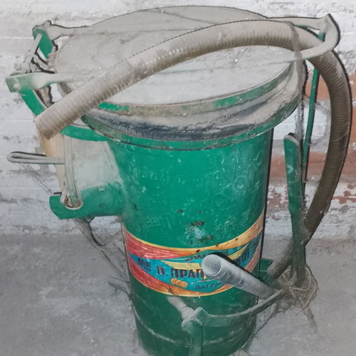 Vintage back mounted spray can for sulphur like new
