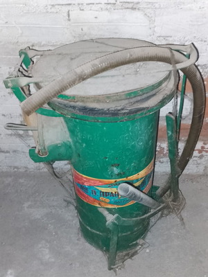 Vintage back mounted spray can for sulphur like new