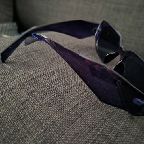 Sunglasses like new, blue, in excellent scratch-free condition