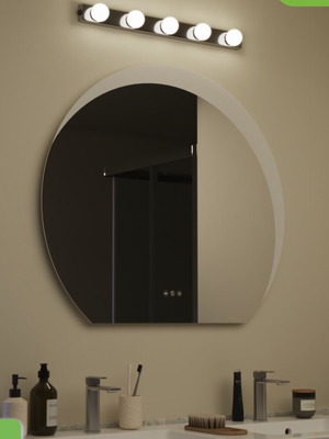 Bathroom light with 5 LED like new