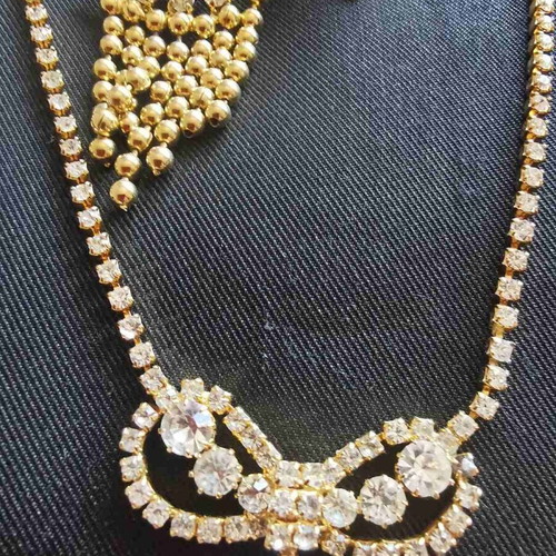 Necklace with white stones, new, yellow color