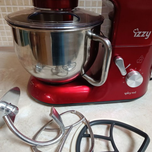 Izzy Spicy Red S-986 Kitchen Machine 800W with Stainless Steel Bowl 5.2lt like new