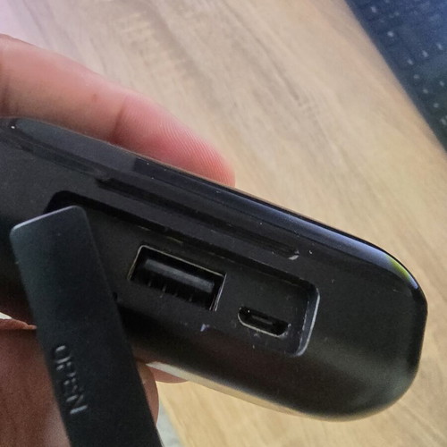 Bluetooth TWS F9 wireless earbuds used, digital LED display