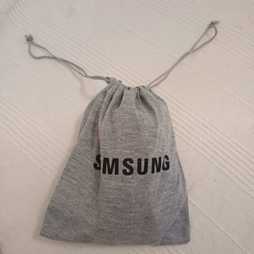 Samsung travel set new with mask, pillow and earplugs