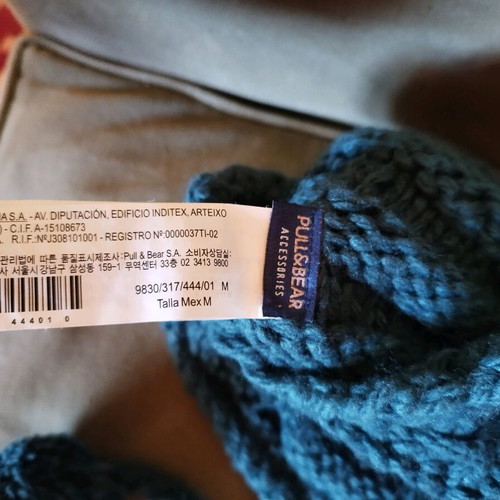 Pull&Bear knit cap used with pom-poms blue and green
