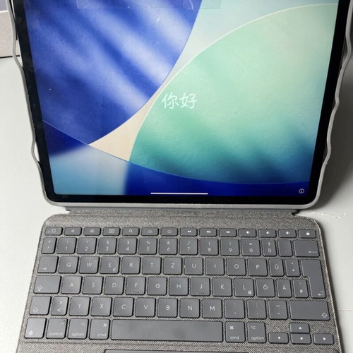 iPad Pro 3 11 inch 256GB M1 used with German case, mousepad and keyboard