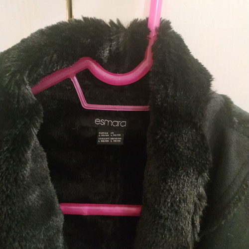 Women's black vest new with fur lining