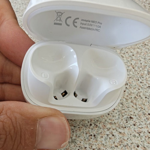 Zoopie Neo Pro TWS earbuds like new with type C cable
