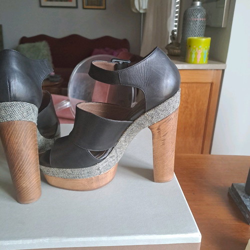 Marni high-heeled leather shoes used with wooden heels