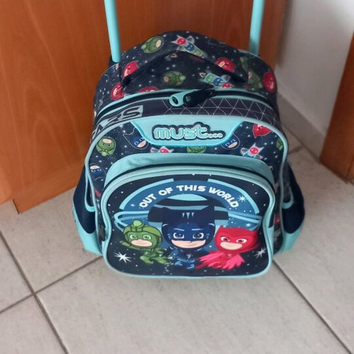 Trolley kindergarten bag like new with lights and two bottle holders