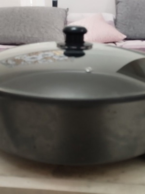 Teppanyaki KC-1119 used with adjustable thermostat and glass lid