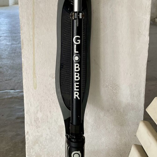 Globber Foldable Flow Scooter used, max load 100kg, ages 7+