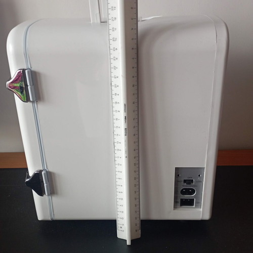 Mini Cosmetic Refrigerator Intermed 4lt like new, 27cm height