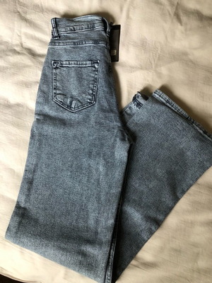 Women's blue jeans new, sizes XS and S
