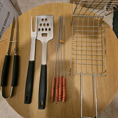Barbecue set like new, used a few times