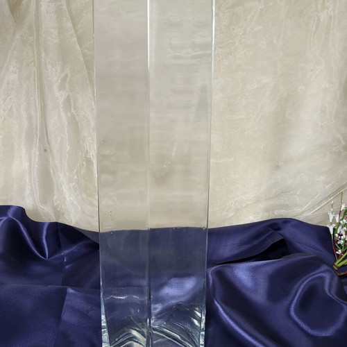 Minimal square vases set like new, clear reinforced glass