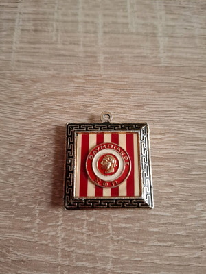 Vintage Olympiakos pendant like new