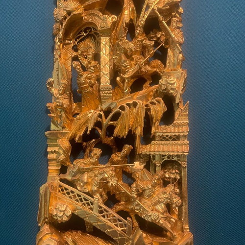 Traditional Chinese wood carving with gold leaf like new