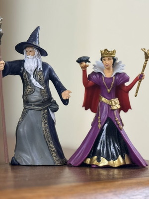 Fantasy μάγος και βασίλισσα φιγούρες σετ σαν καινούργιο