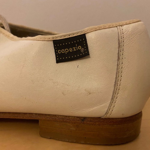 Capezio men's white leather shoes like new, size 42.5