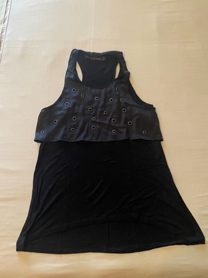 Stradivarius black rock top used, size S