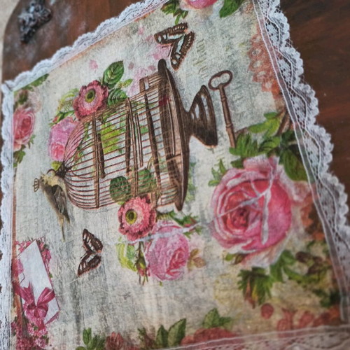 Decorative frame like new with cage and embossed designs, wooden