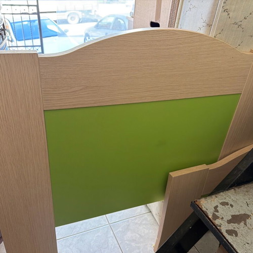 Single bed Wave with nearly unused mattress, like new