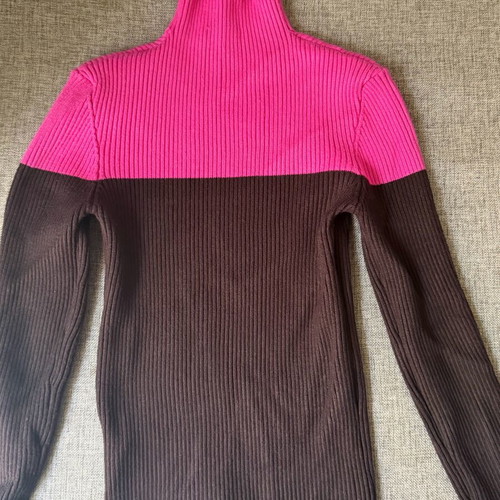 Zara ribbed turtleneck sweater used, brown and fuchsia, size M