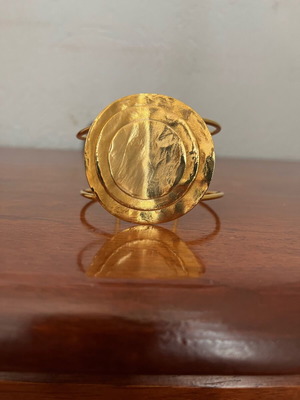 Don Joyelli brass bracelet like new with hammered finish