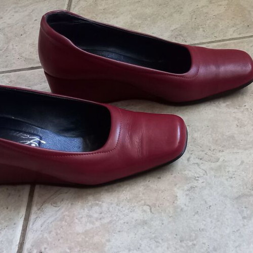 Bordeaux wedge heels used, size 38, 4.5 cm platform