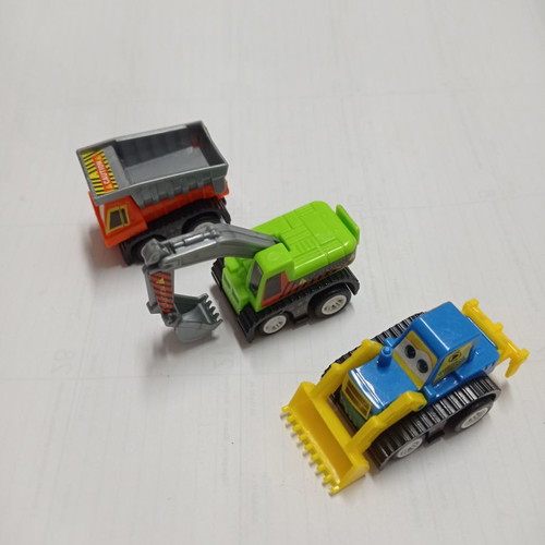 Toy cars used, pack of 8 different pull back vehicles