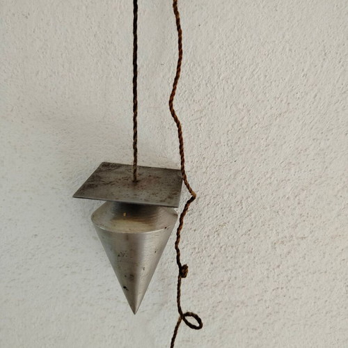 Plumb bob tool used for construction and engineering