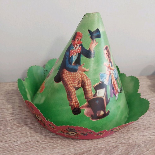 Pierrot paper hats 1970 like new, pack