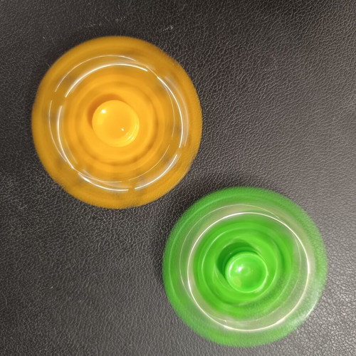 Fidget spinners used, pack of 2 flower-shaped yellow and green