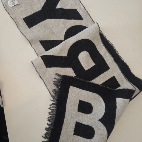 Burberry Reversible Logo Wool Jacquard Scarf like new, black and grey