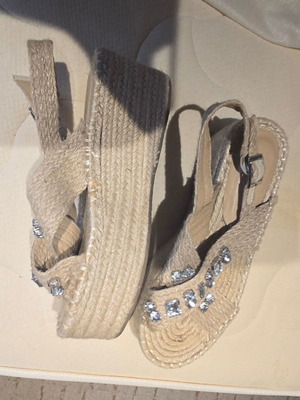 Εσπαντρίγιες πλατφόρμες σαν καινούργιο, μέγεθος 39, μπεζ